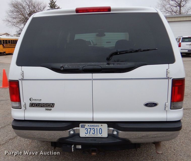 image for item MP9150 2000 Ford Excursion XLT  SUV
