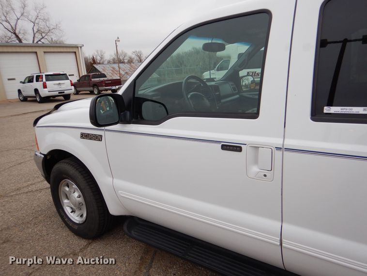 image for item MP9150 2000 Ford Excursion XLT  SUV