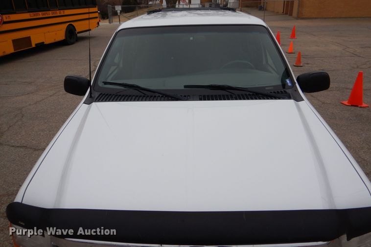 image for item MP9150 2000 Ford Excursion XLT  SUV