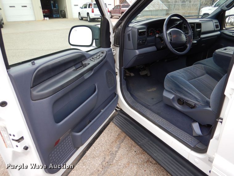 image for item MP9150 2000 Ford Excursion XLT  SUV