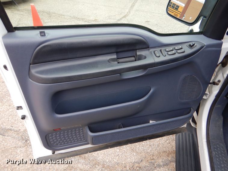 image for item MP9150 2000 Ford Excursion XLT  SUV