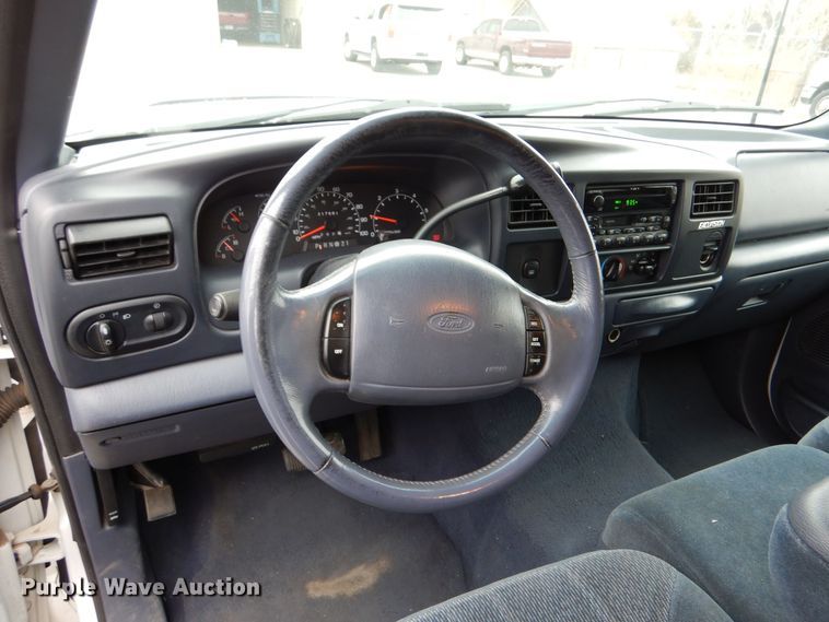 image for item MP9150 2000 Ford Excursion XLT  SUV