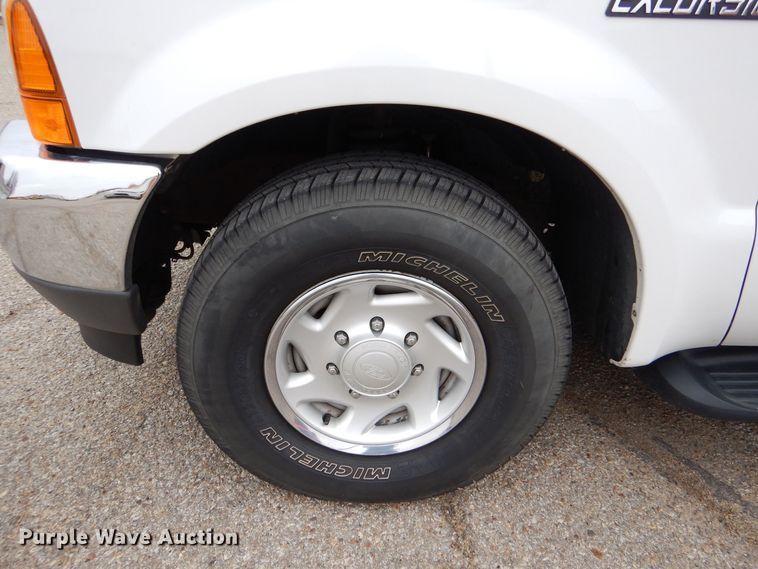 image for item MP9150 2000 Ford Excursion XLT  SUV