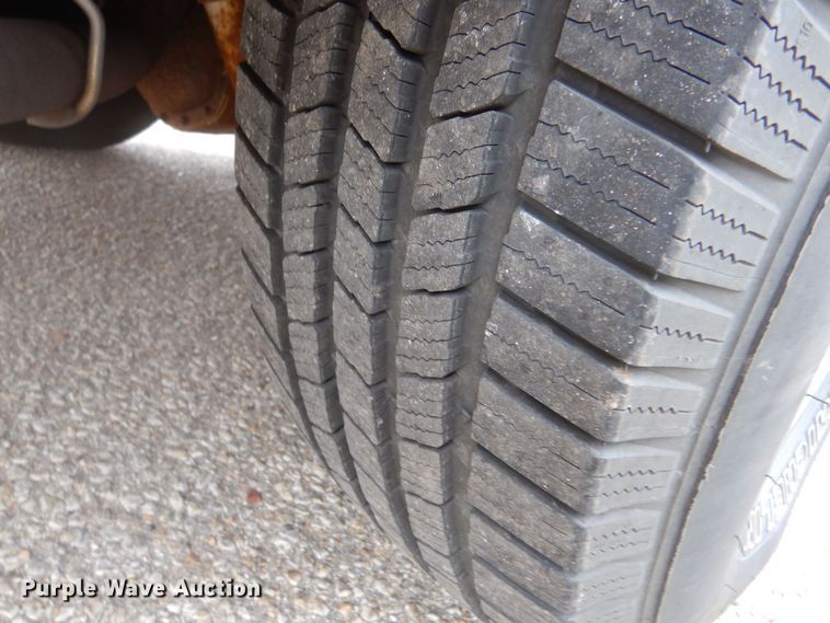 image for item MP9150 2000 Ford Excursion XLT  SUV