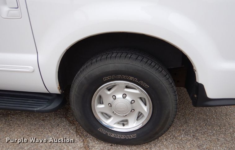 image for item MP9150 2000 Ford Excursion XLT  SUV