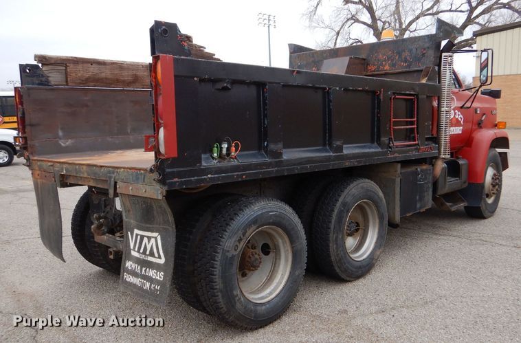 image for item MP9151 1988 GMC Top Kick C7000  dump truck