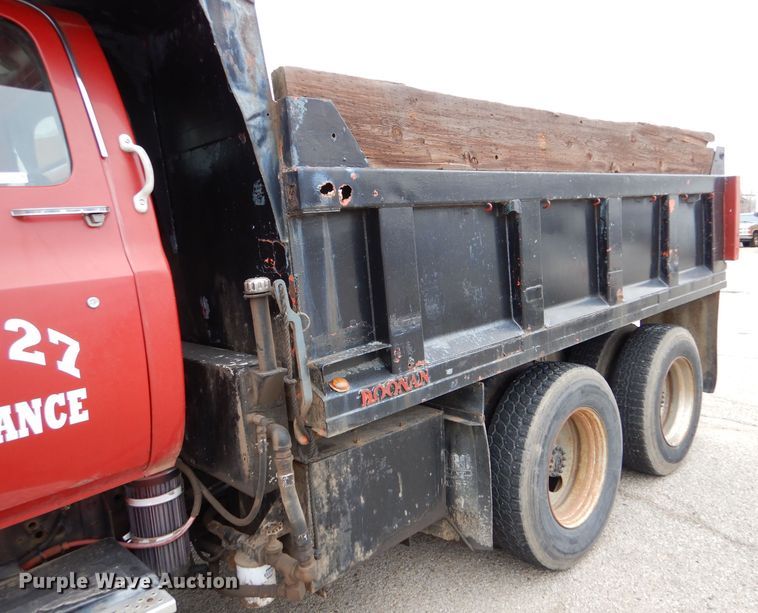 image for item MP9151 1988 GMC Top Kick C7000  dump truck