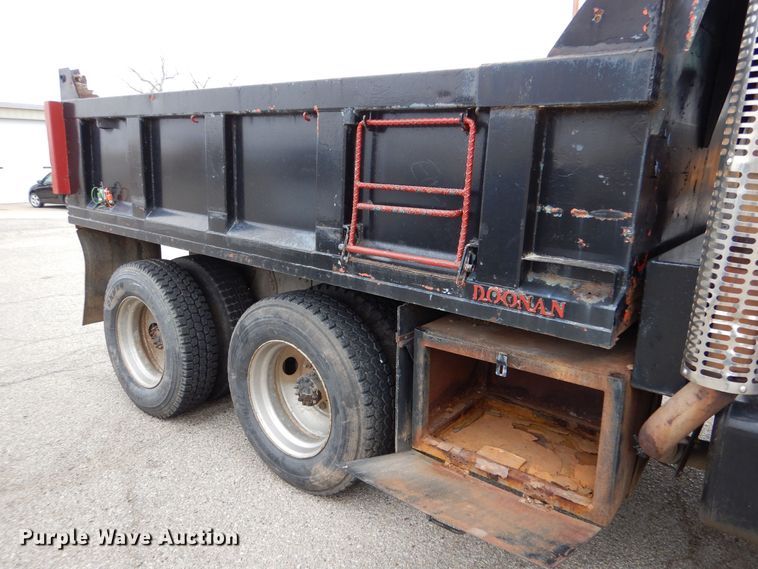image for item MP9151 1988 GMC Top Kick C7000  dump truck