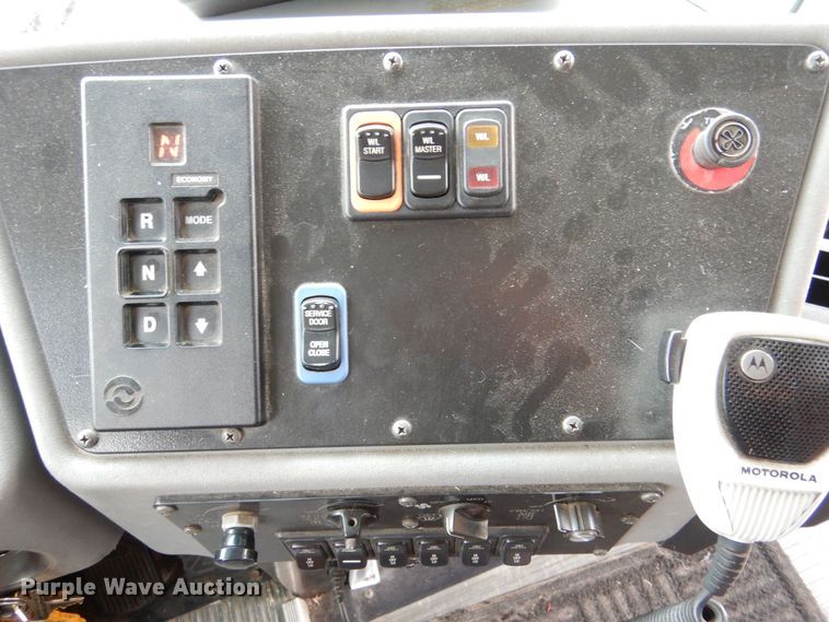 image for item MP9152 2005 Blue Bird All American  school bus