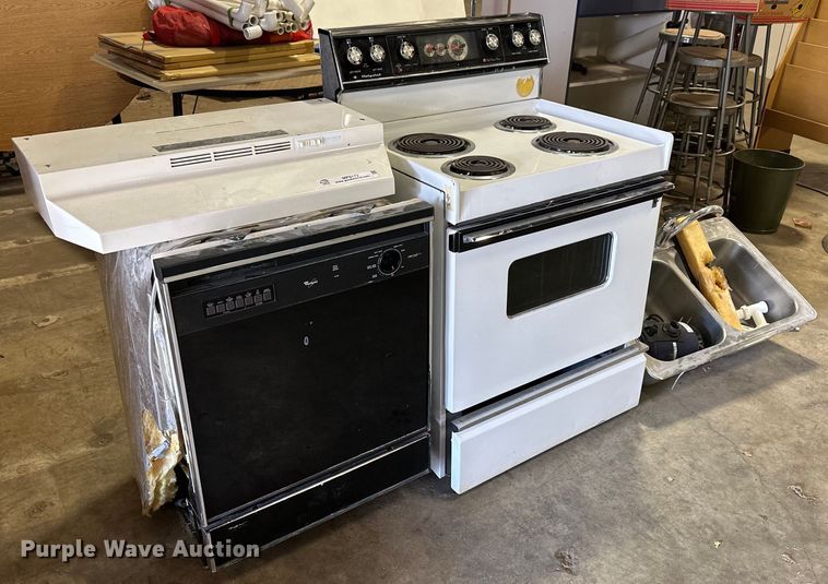 Appliances in Hutchinson, KS Item MP9173 sold Purple Wave