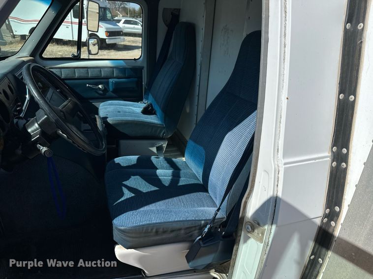 image for item MP9187 1986 GMC Vandura G3500  box truck