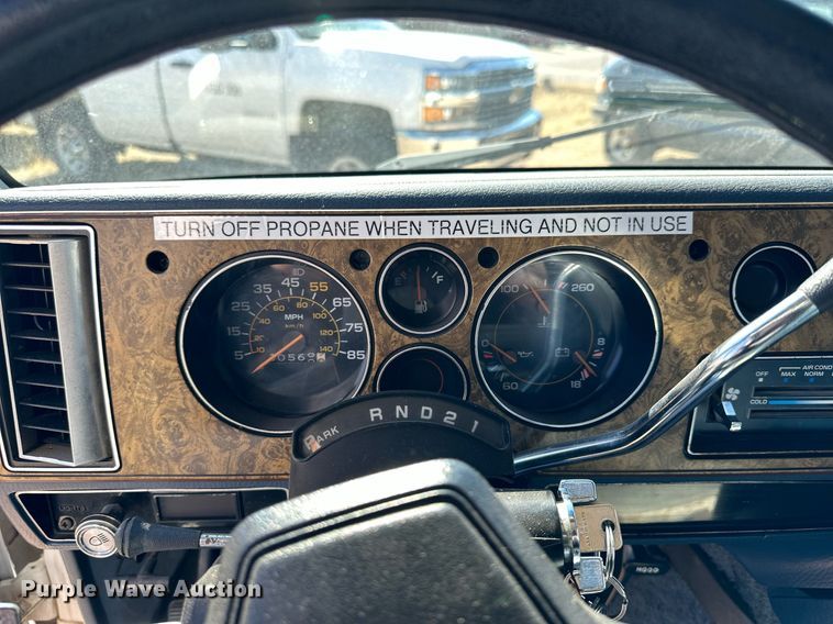 image for item MP9187 1986 GMC Vandura G3500  box truck