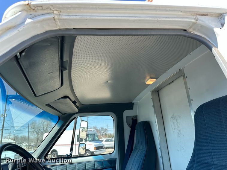 image for item MP9187 1986 GMC Vandura G3500  box truck