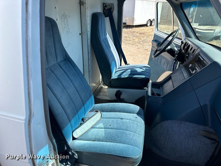 image for item MP9187 1986 GMC Vandura G3500  box truck