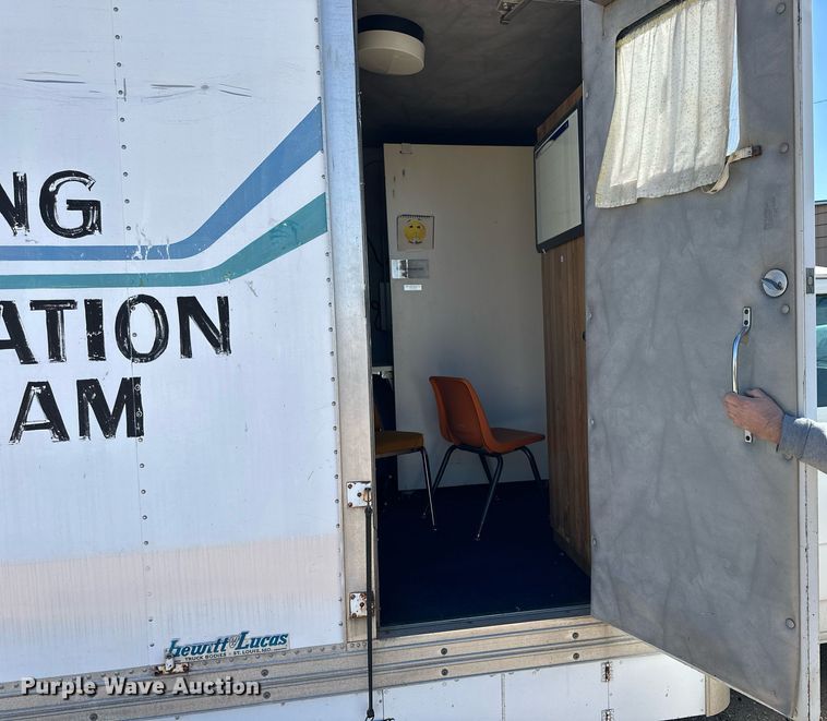 image for item MP9187 1986 GMC Vandura G3500  box truck