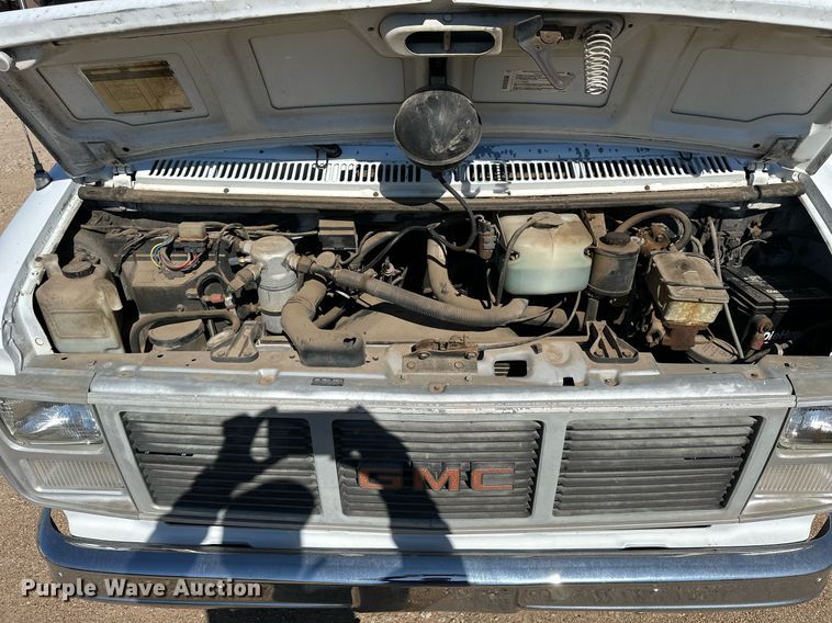 image for item MP9187 1986 GMC Vandura G3500  box truck