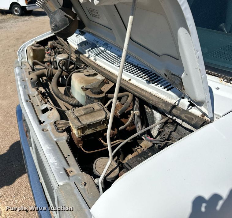 image for item MP9187 1986 GMC Vandura G3500  box truck