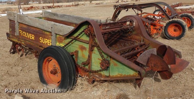 image for item DF4722 Oliver Superior  manure spreader
