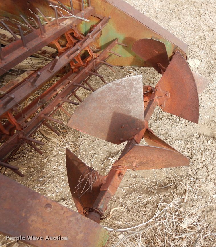 image for item DF4722 Oliver Superior  manure spreader