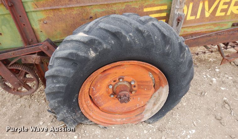 image for item DF4722 Oliver Superior  manure spreader