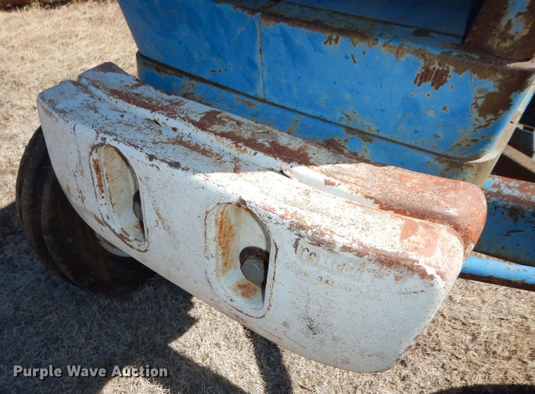 image for item DK7639 1969 Ford 5000  tractor