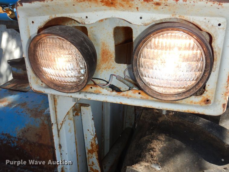 image for item DK7639 1969 Ford 5000  tractor