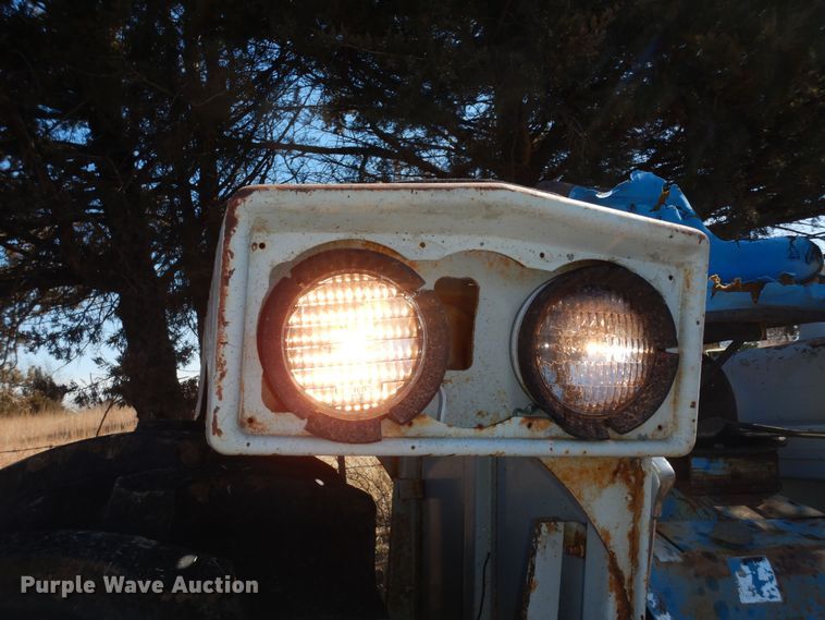 image for item DK7639 1969 Ford 5000  tractor