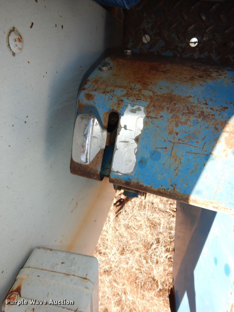 image for item DK7639 1969 Ford 5000  tractor