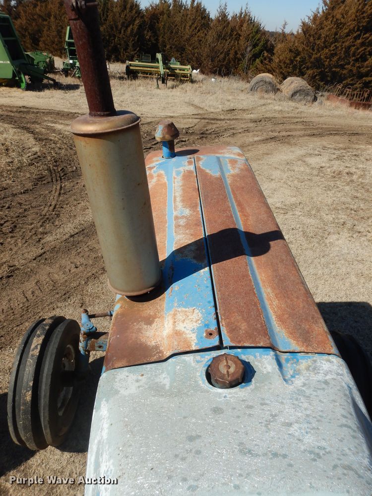 image for item DK7639 1969 Ford 5000  tractor