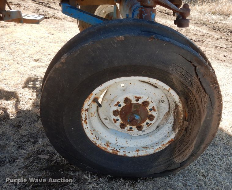 image for item DK7639 1969 Ford 5000  tractor