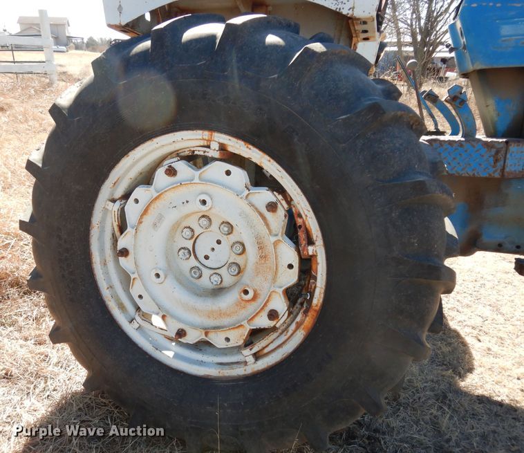 image for item DK7639 1969 Ford 5000  tractor