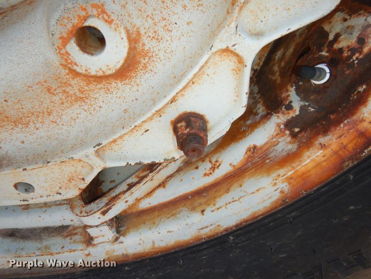 image for item DK7639 1969 Ford 5000  tractor