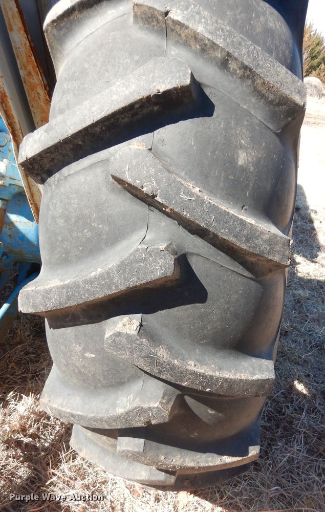 image for item DK7639 1969 Ford 5000  tractor