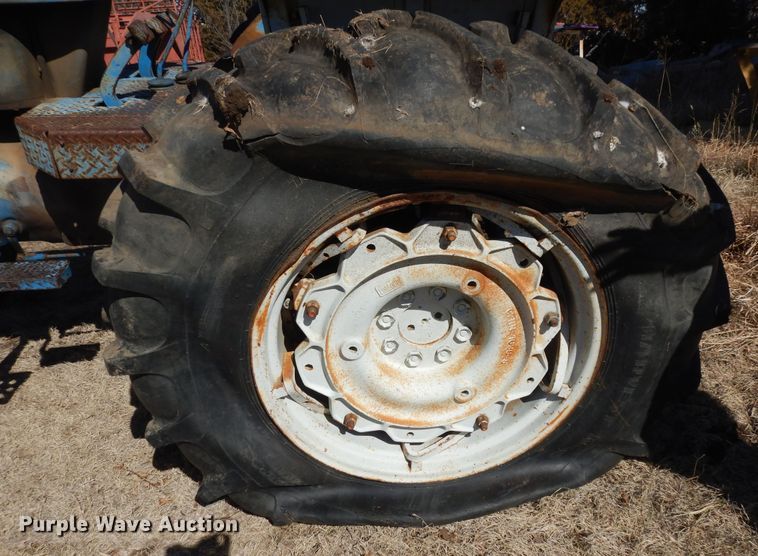 image for item DK7639 1969 Ford 5000  tractor