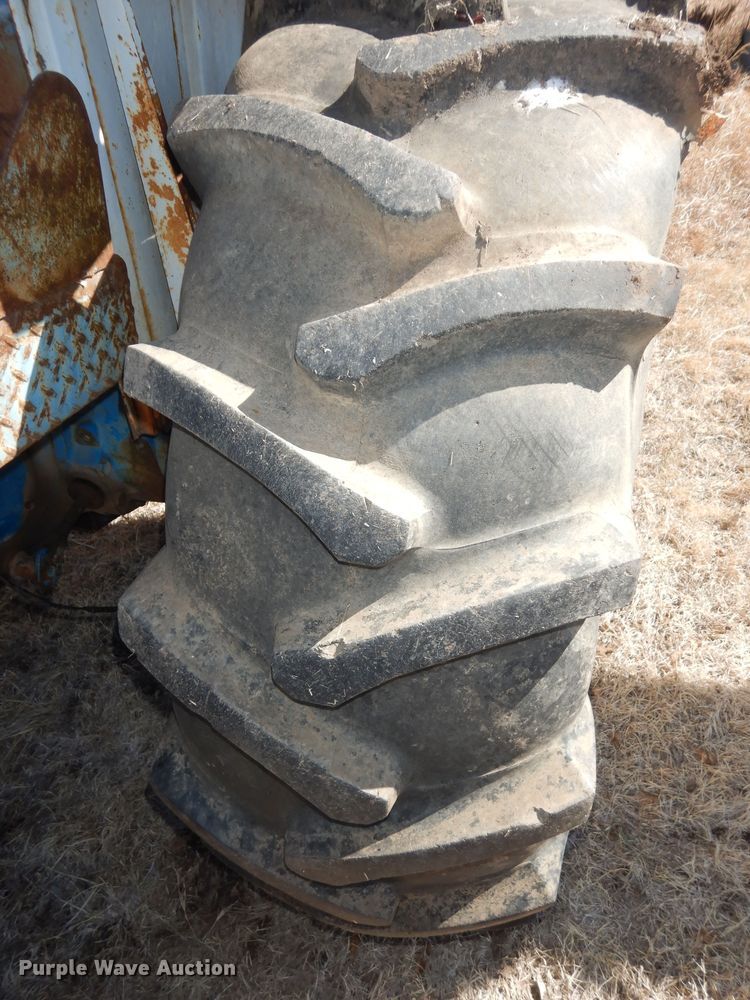 image for item DK7639 1969 Ford 5000  tractor