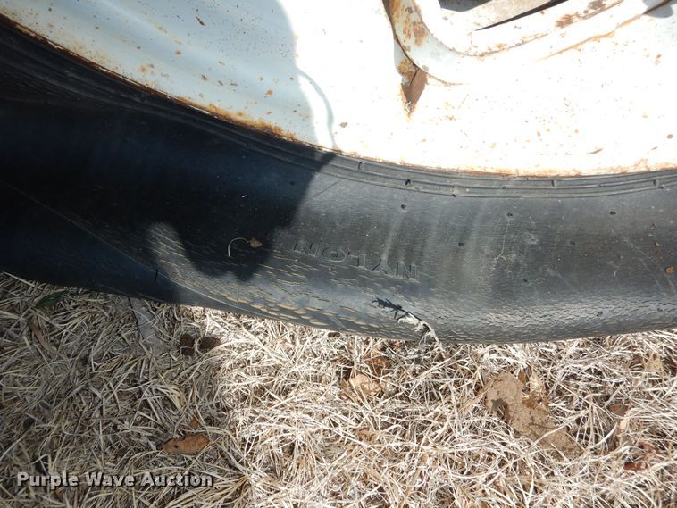 image for item DK7639 1969 Ford 5000  tractor