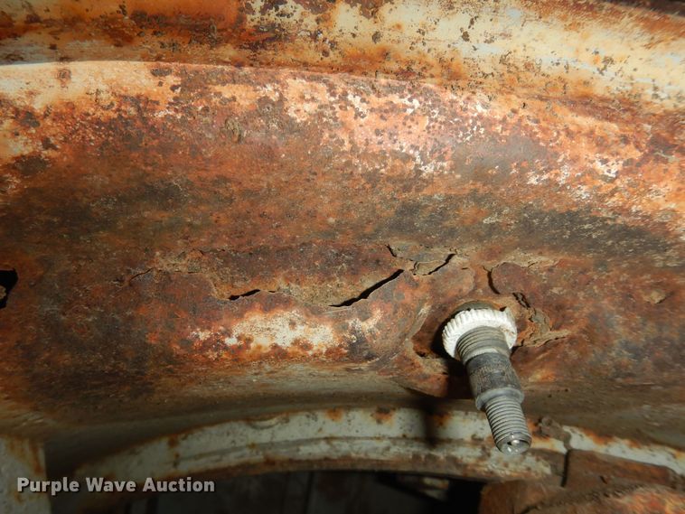 image for item DK7639 1969 Ford 5000  tractor