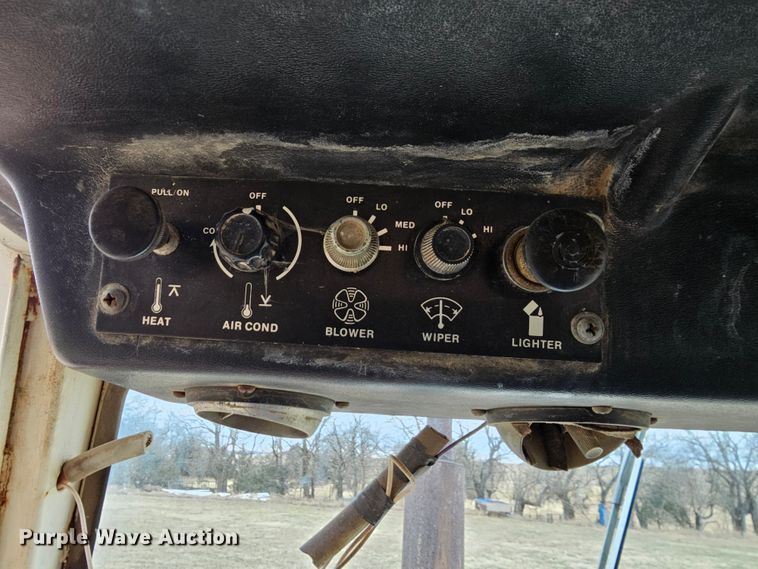 image for item DK7712 1975 Case 970  tractor