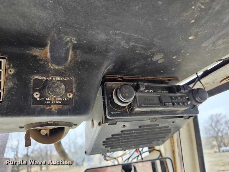 image for item DK7712 1975 Case 970  tractor