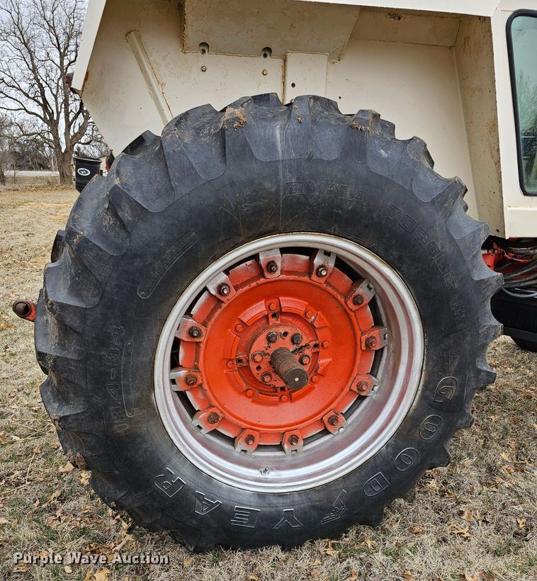 image for item DK7712 1975 Case 970  tractor