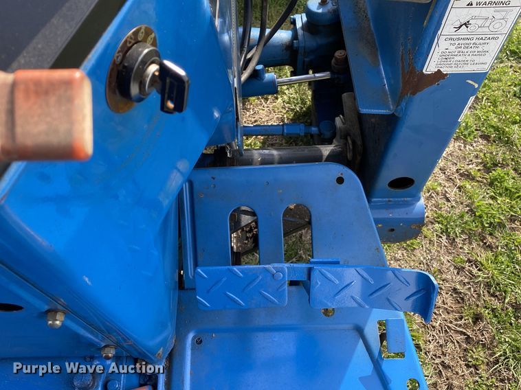 image for item DL7062 1994 Ford 1920  MFWD tractor