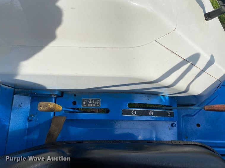 image for item DL7062 1994 Ford 1920  MFWD tractor