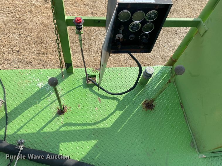 image for item DL7066 2007 Bowie Victor 1100  hydroseeder