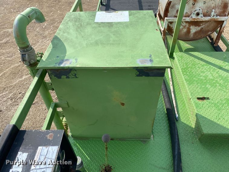 image for item DL7066 2007 Bowie Victor 1100  hydroseeder