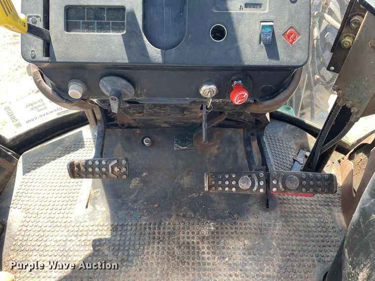 image for item DN4570 1988 John Deere 4850  MFWD tractor