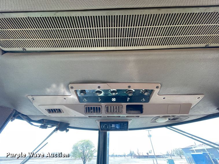 image for item DN4570 1988 John Deere 4850  MFWD tractor