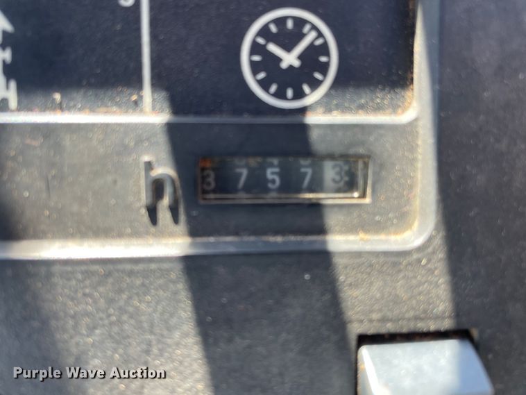 image for item DN4570 1988 John Deere 4850  MFWD tractor