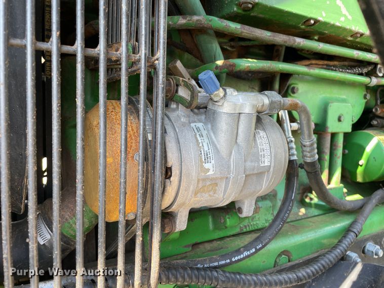 image for item DN4570 1988 John Deere 4850  MFWD tractor