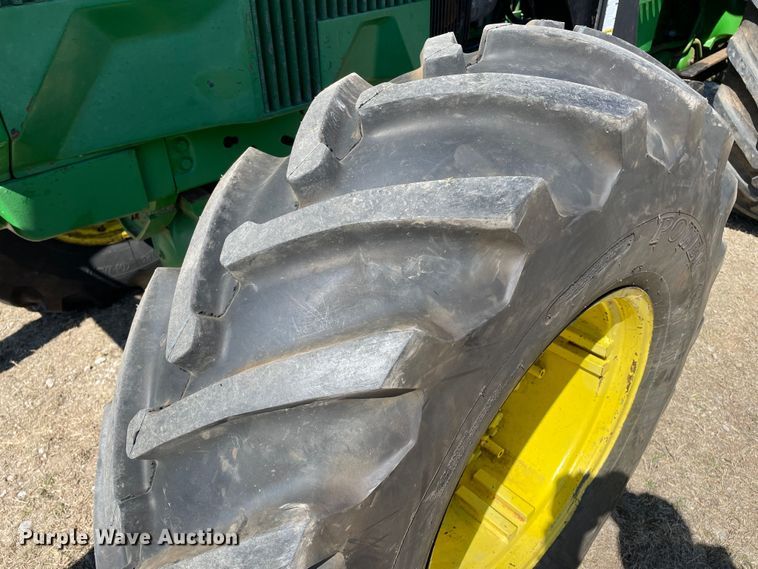 image for item DN4570 1988 John Deere 4850  MFWD tractor