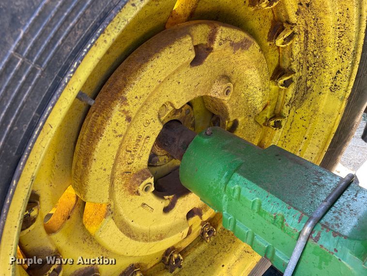 image for item DN4570 1988 John Deere 4850  MFWD tractor